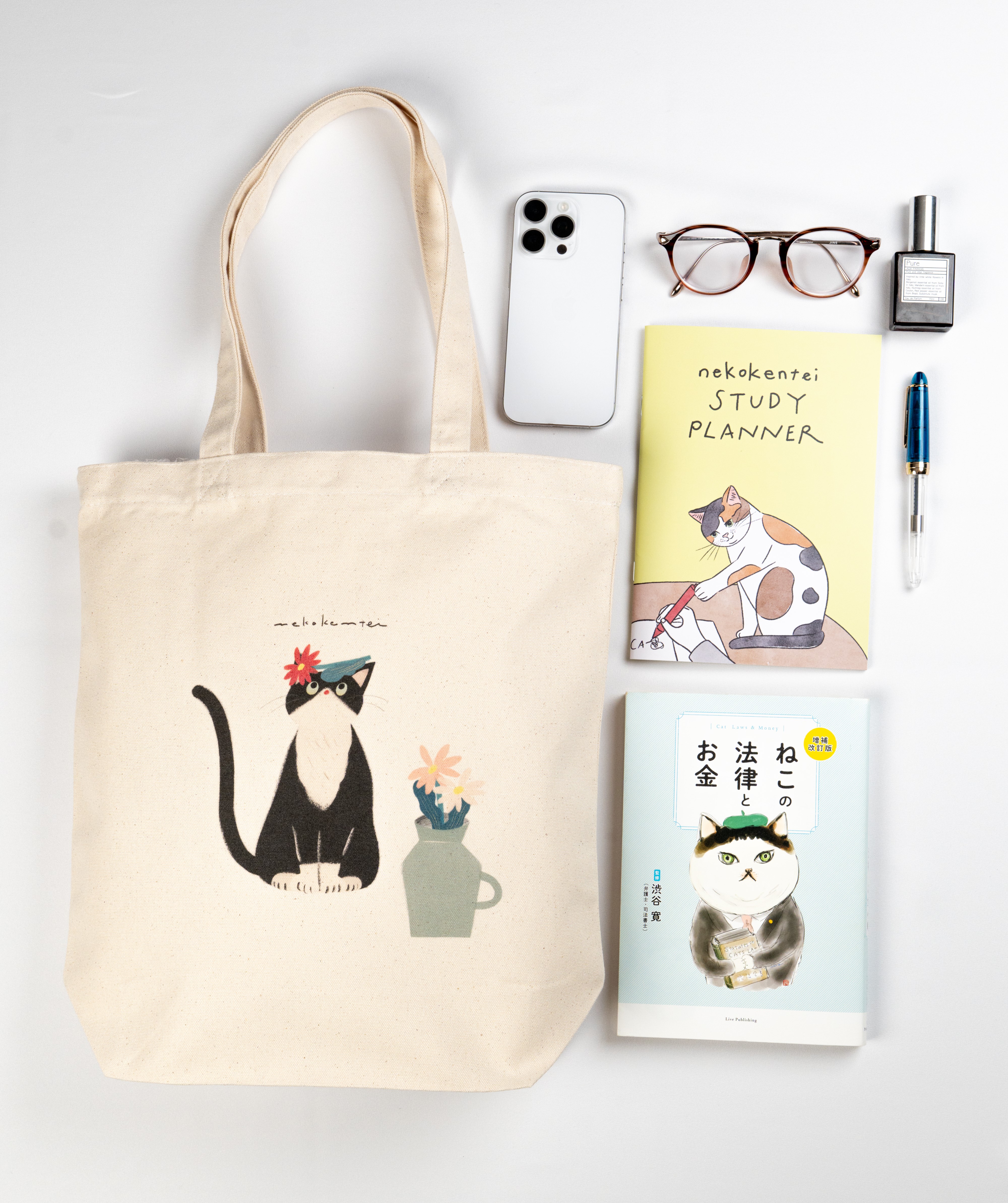 「あれ？花瓶の中のお花どこいった？」という飼い主さんの声が聞こえてきそう！